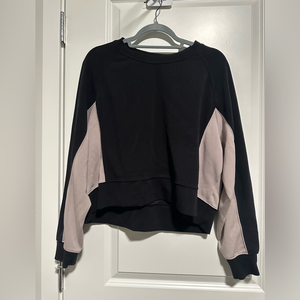 Danskin black & tan sweater